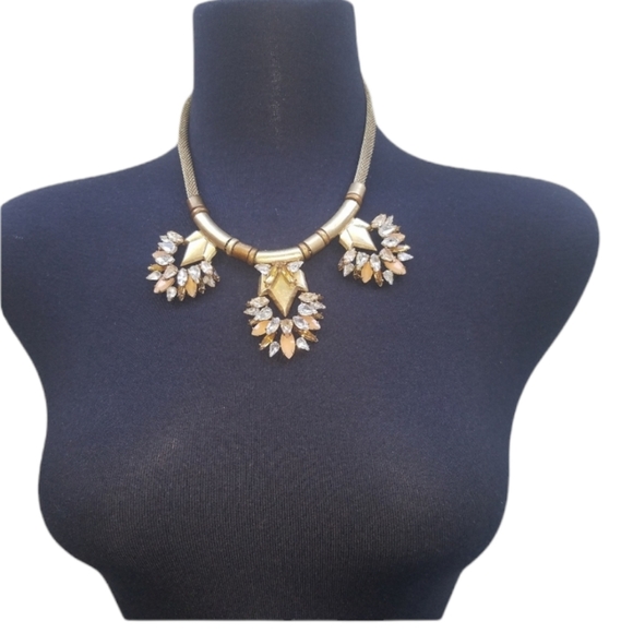 Stella & Dot Helena Statement Necklace - Picture 4 of 16